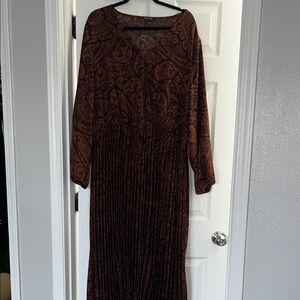 Elegant Paisley Long Sleeve Dress